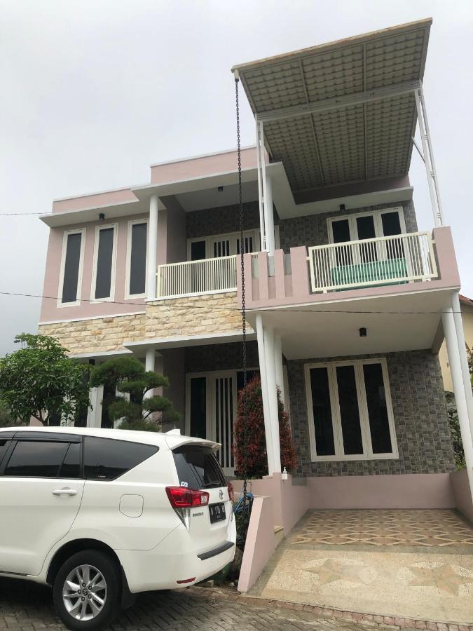 Villa Kusuma Hill A8 Batu (East Java) Exterior photo
