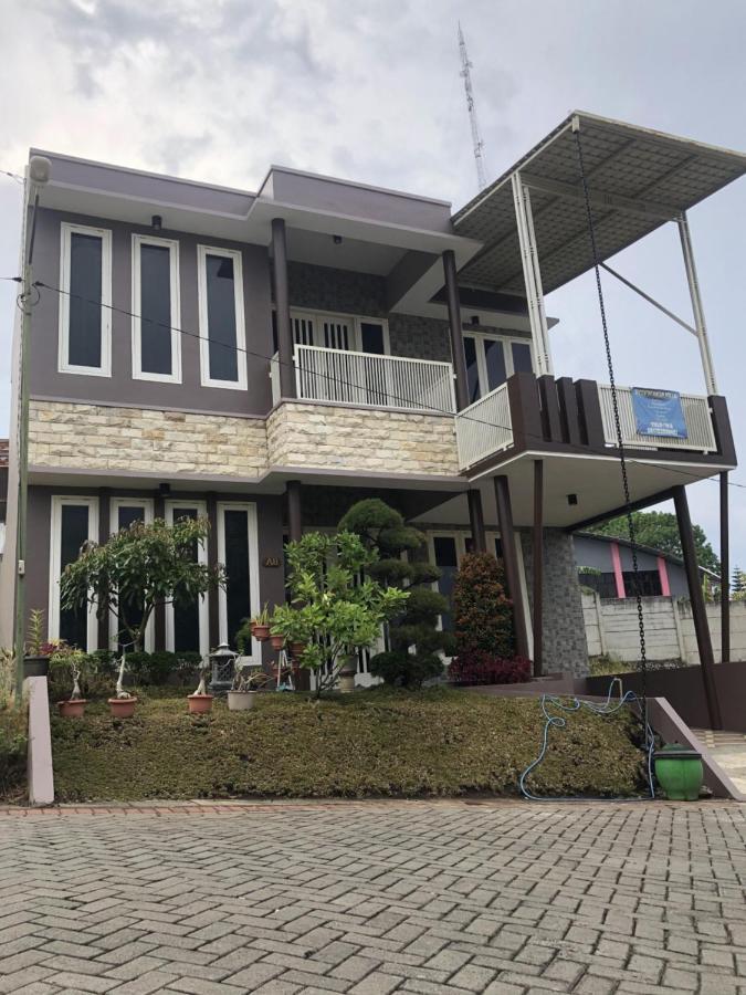 Villa Kusuma Hill A8 Batu (East Java) Exterior photo