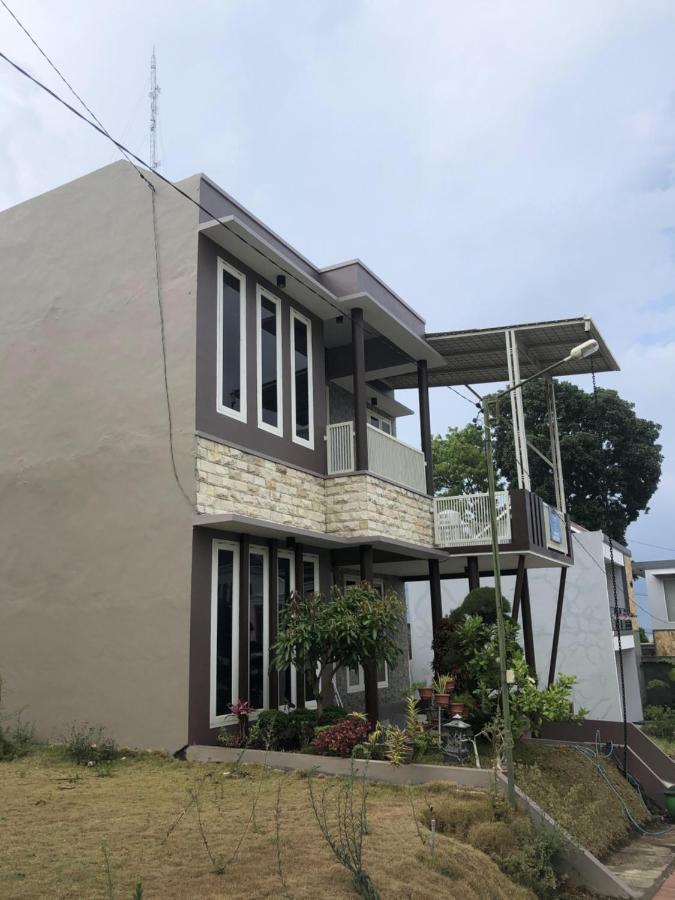 Villa Kusuma Hill A8 Batu (East Java) Exterior photo